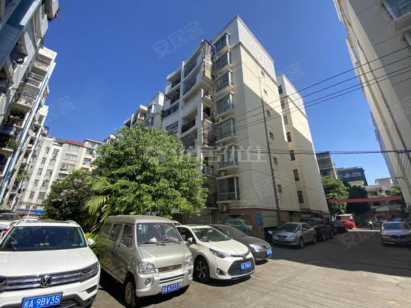 南宁良庆大沙田鑫金丽园出租鑫金丽园,家电家具齐全,临近地铁口,交通