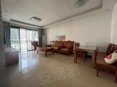 云浮罗定同富商业中心江滨公园附近电梯两房出租1300/月,拧包入住。出租房源真实图片