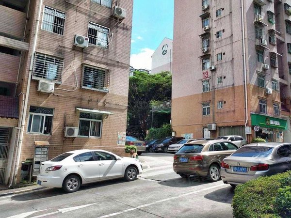 深圳罗湖清水河龙园山庄店长!