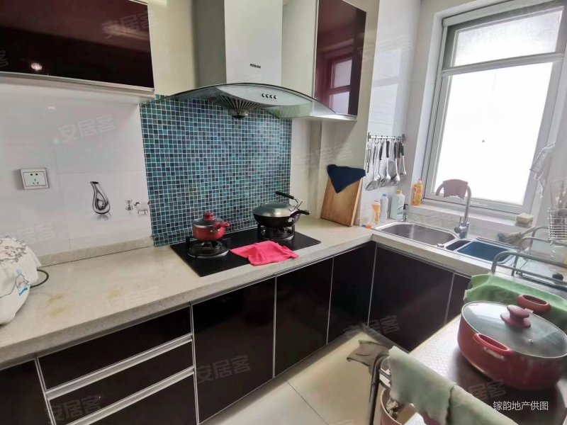 费用1中山门地铁站金月湾花园大三室金角视野采光超棒