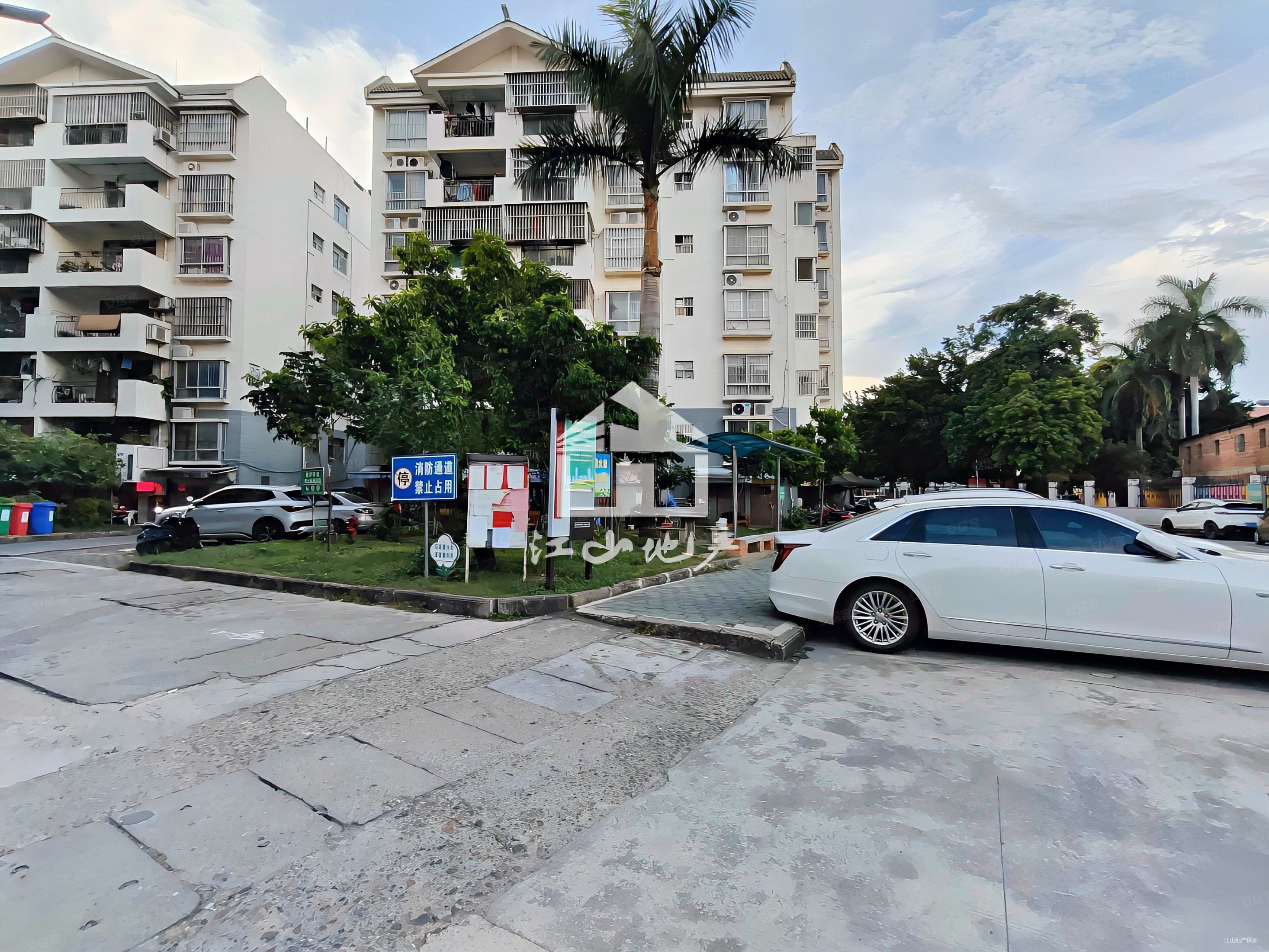 丽江花园五一路带杂物房