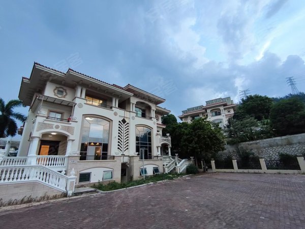 泉州丰泽丰泽街千亿山庄津淮街千亿山庄电梯复试6房 全新装修居家舒适