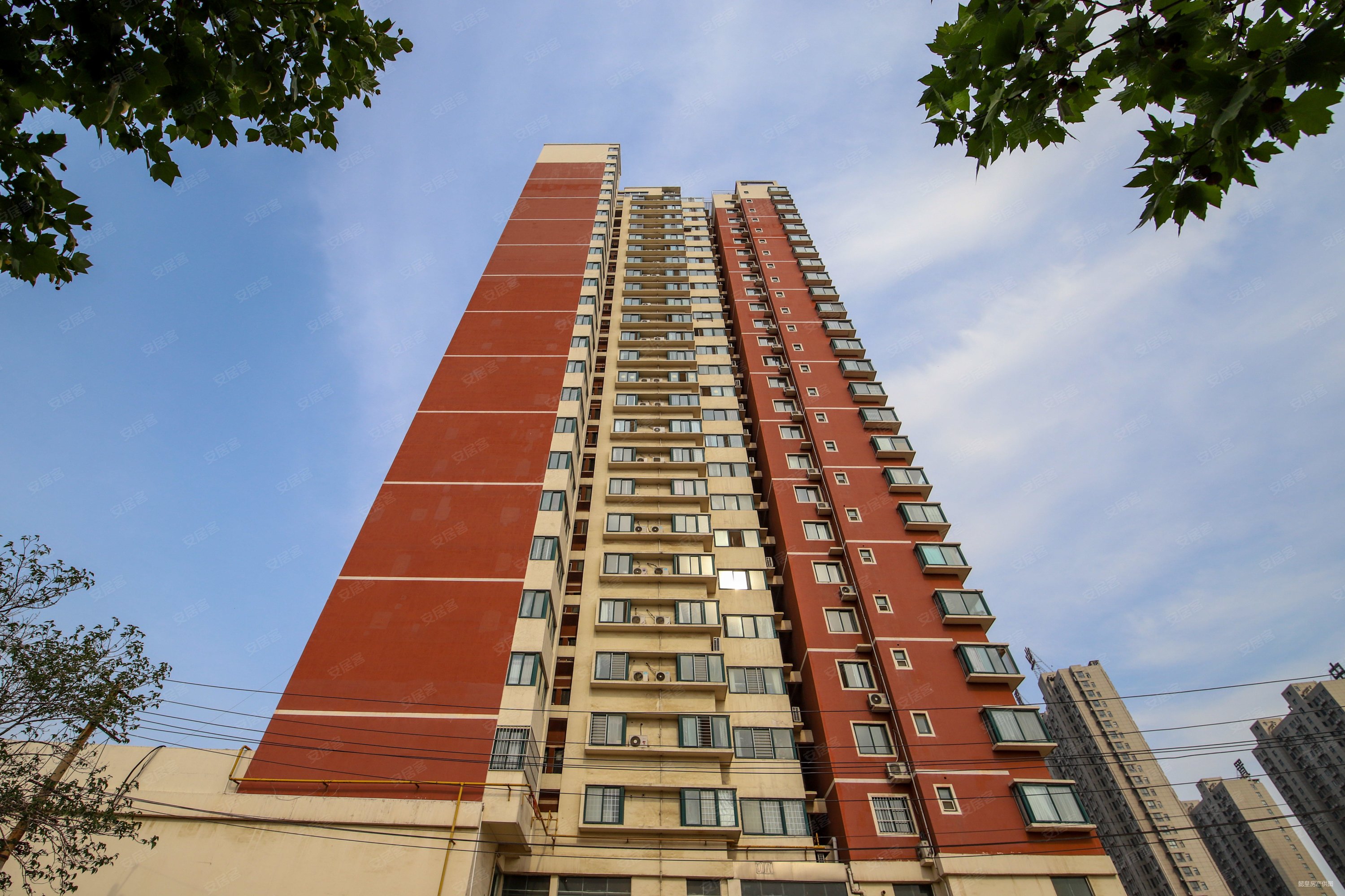 天宝华庭2010年电梯双气房温馨装修拎包住