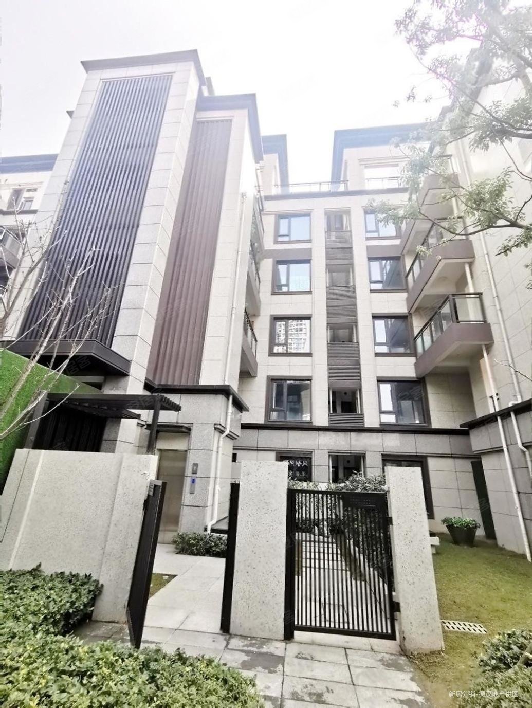 花山花锦3室2厅2卫113.48㎡南北206万