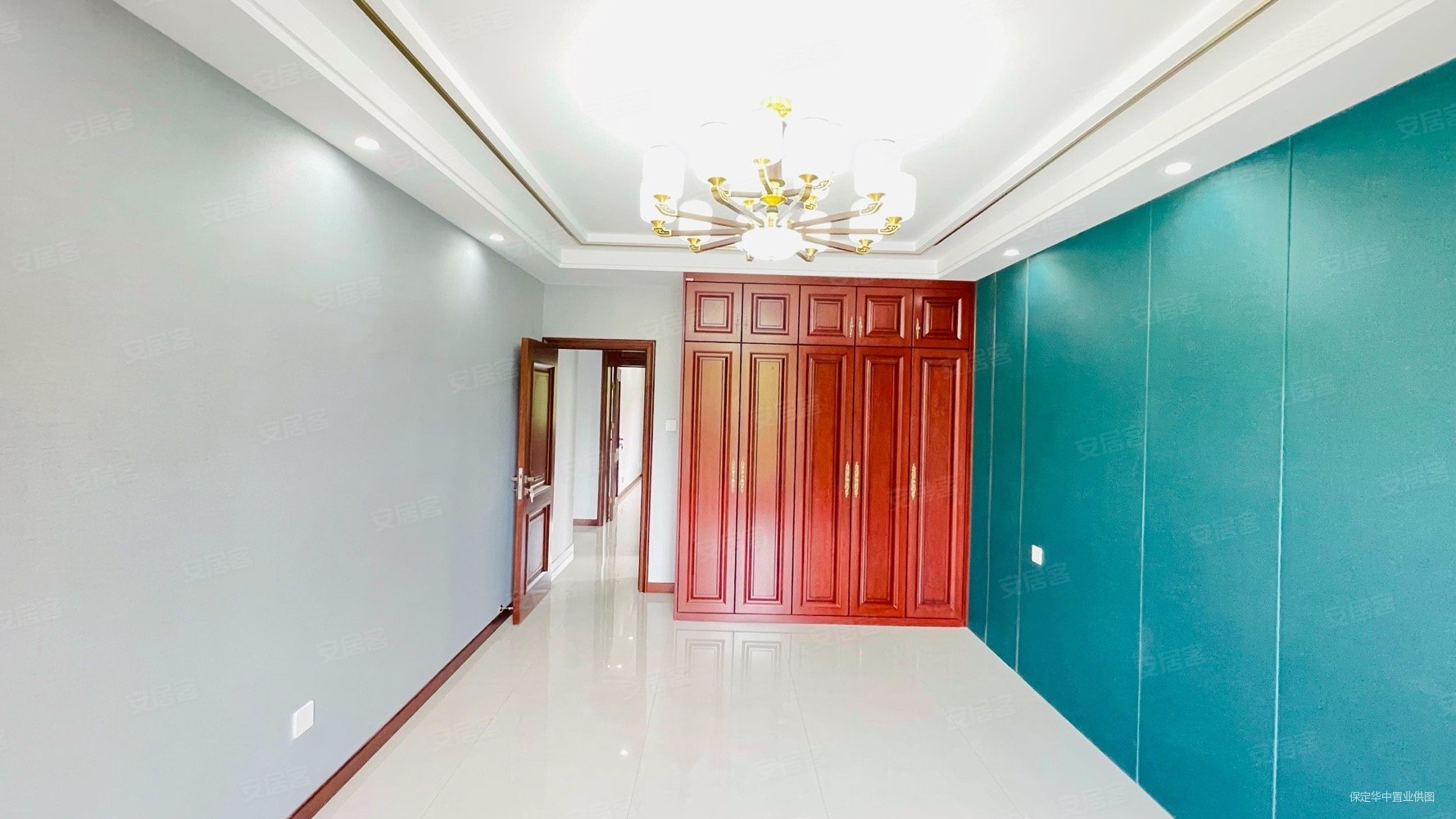 秀兰城市花园5室3厅3卫255㎡南北235万