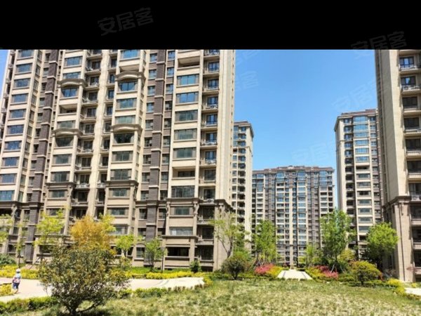 青岛城阳棘洪滩中车小镇中车小镇精装修套二出租,配置齐全的 拎包入住