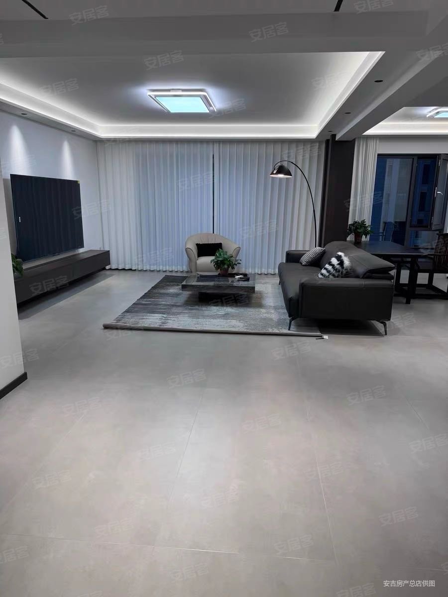 欧洲城桃花源3室2厅2卫104㎡南83.5万