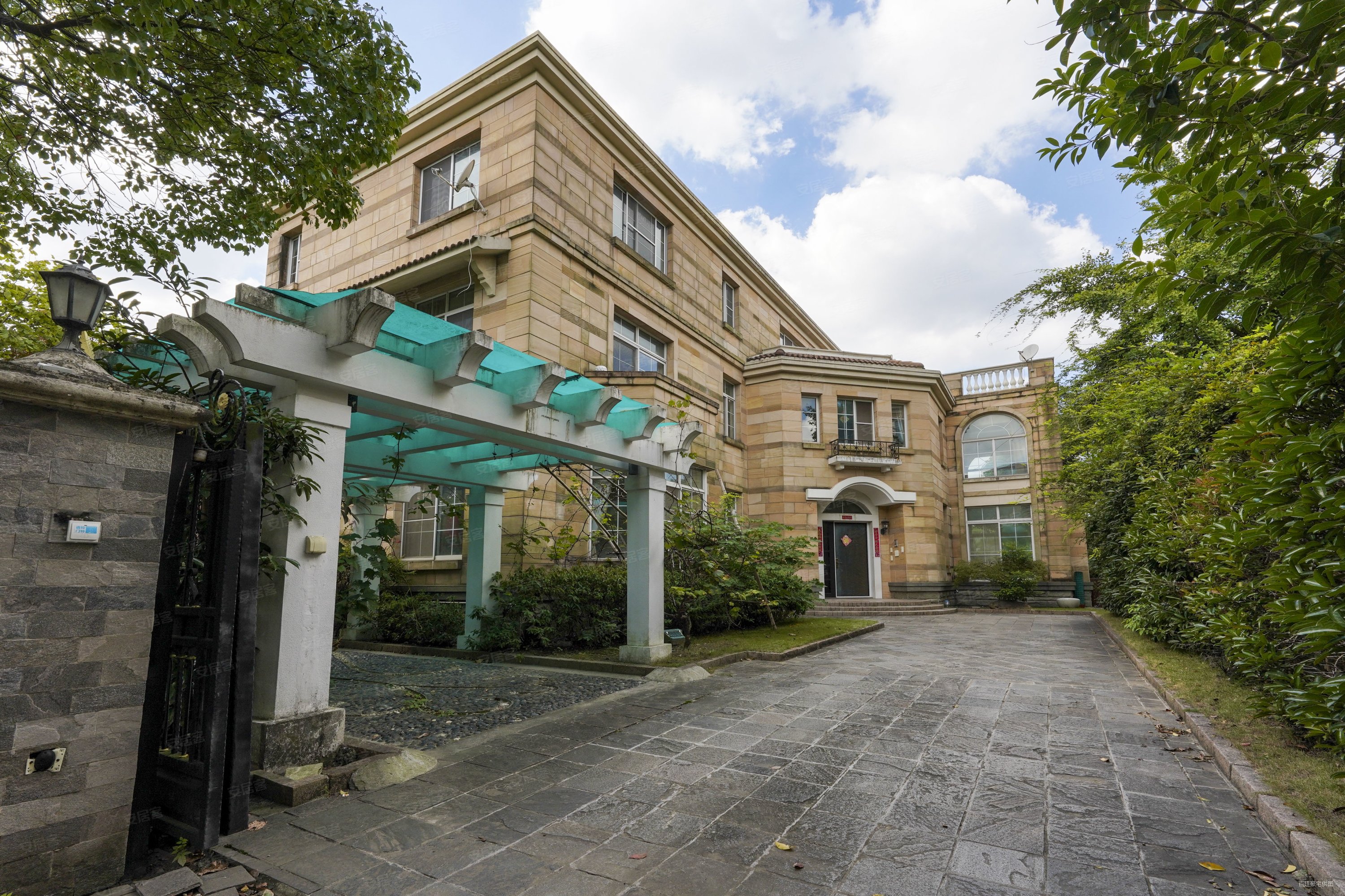 汤臣高尔夫(别墅)6室3厅6卫521㎡东7500万