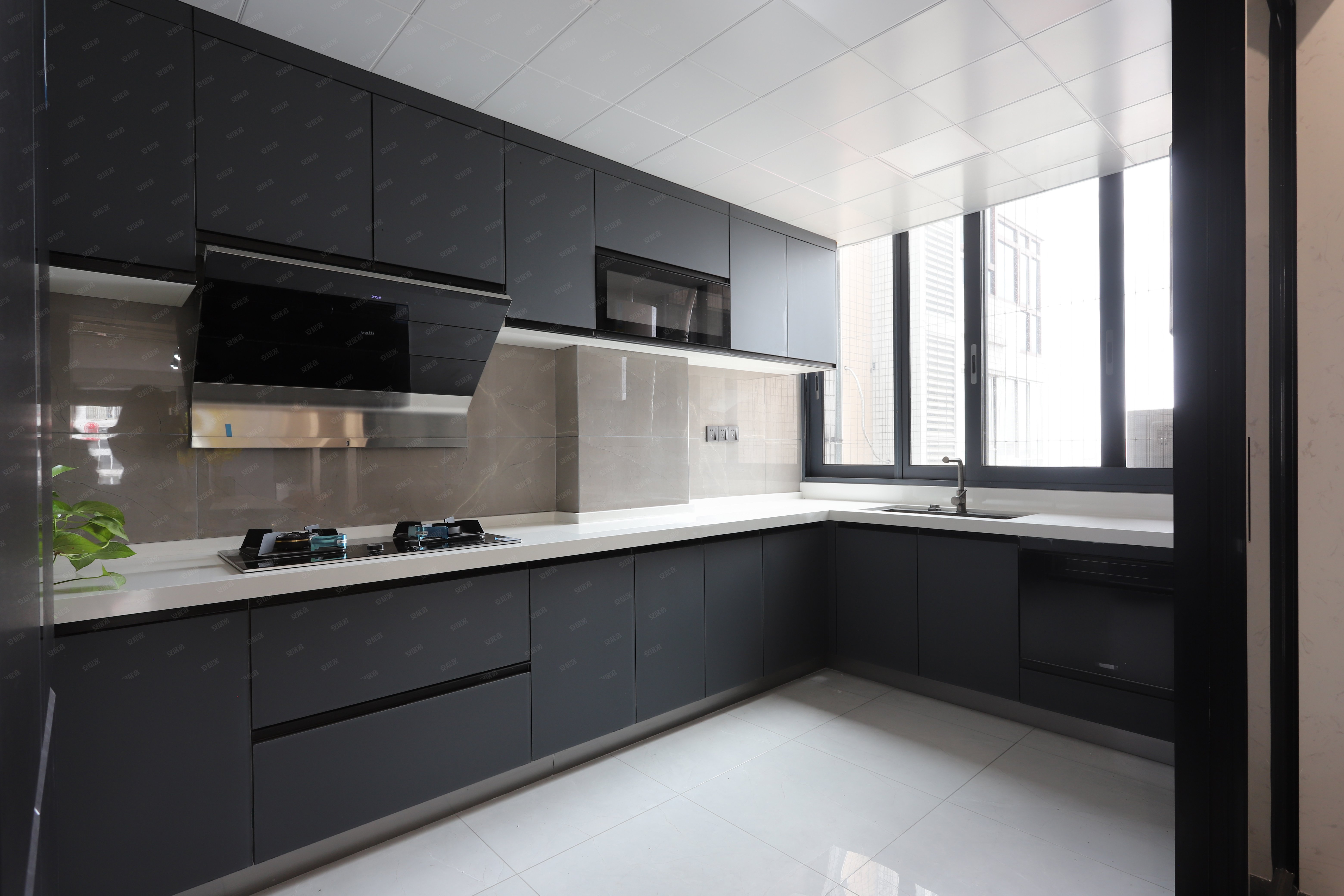 160㎡四房两厅大平层被一抹橙色点亮了