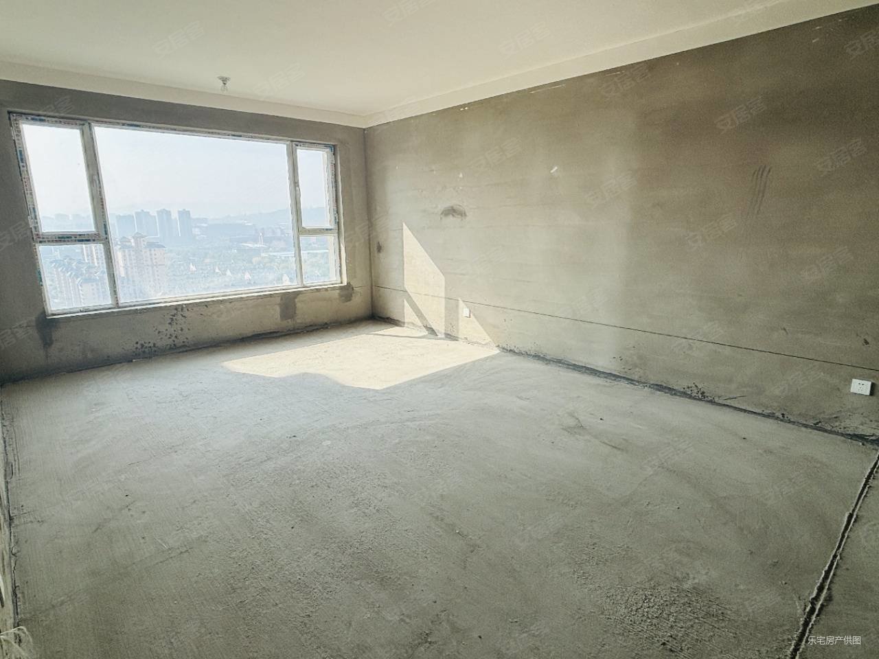 紫御蘭庭3室2厅2卫126.77㎡南北117万