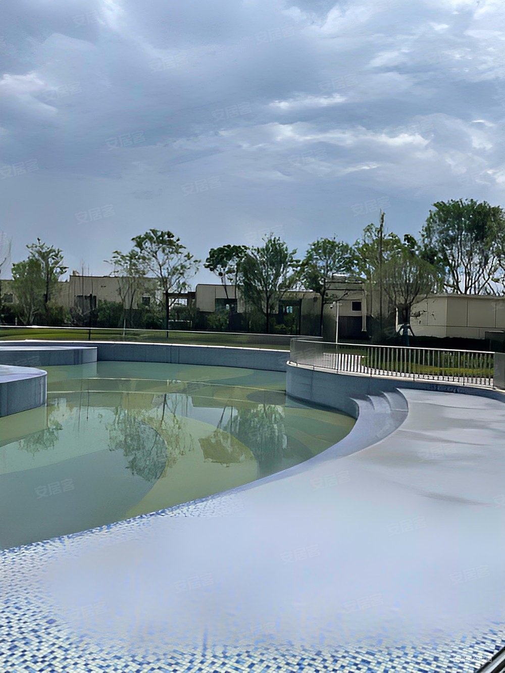 清凤滇池美岸3室2厅2卫115㎡南北108万