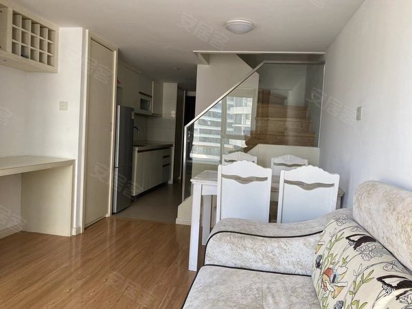 南通崇川中央商务区中南云墅彩虹漾旁,复式公寓,设施齐全,拎包入住