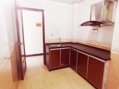 桂林象山中山南路24门卫2008建桂林站香江饭店对面小区电梯2房空调2带阳台出租房源真实图片