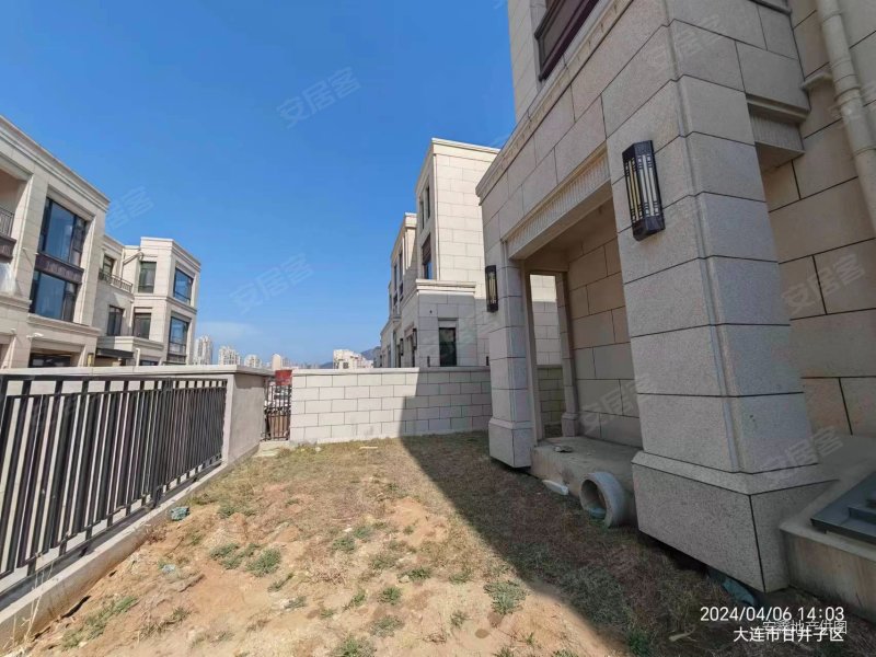 大华诺斐墅地上三层地下一层大院子带车库买房3000