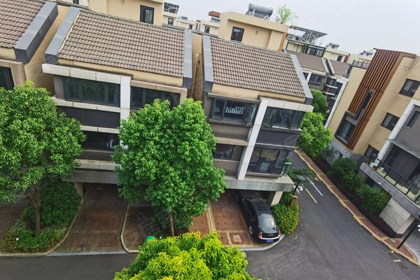 上海二手房 泷湾苑 > 邓君解读泷湾苑小区设施