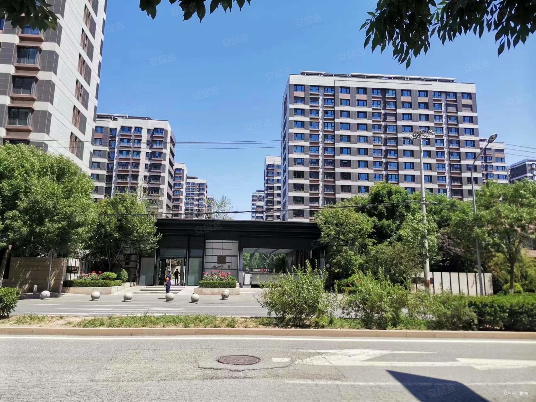 14号线地铁口科技住宅西山甲一号眼睛户型三居