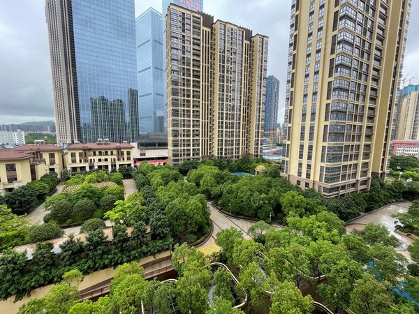 深圳龙华深圳北站金亨利瑜璟苑红山地铁口,使用率在130平米居家四房