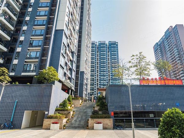 深圳宝安领航城领尚华府固戍 领航城新出89平3房2卫 全新装修 近航城