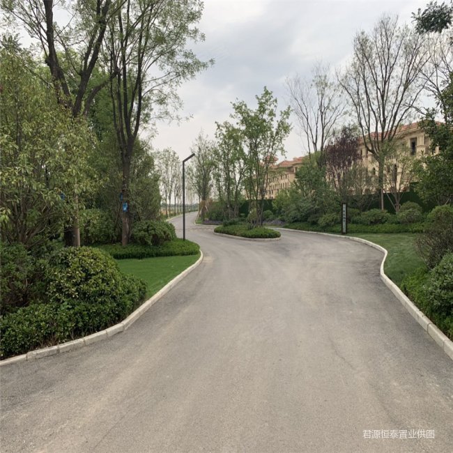 西咸新区泾河新城 不限 小三室 精装修八千五 首付25,金辉城二手房