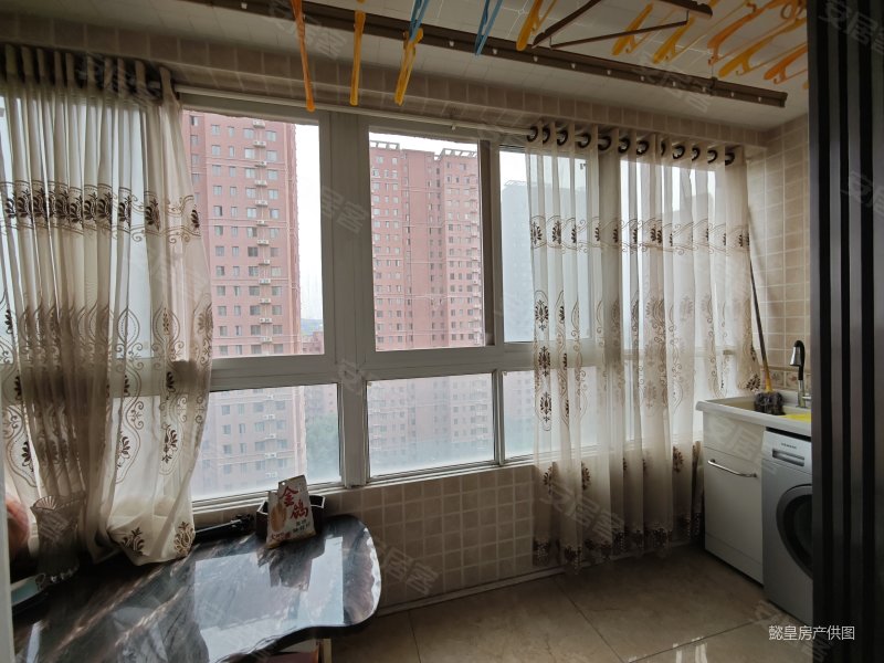 装修花了30万!保持很好!洛一高二外旁!看中能谈!书香苑!