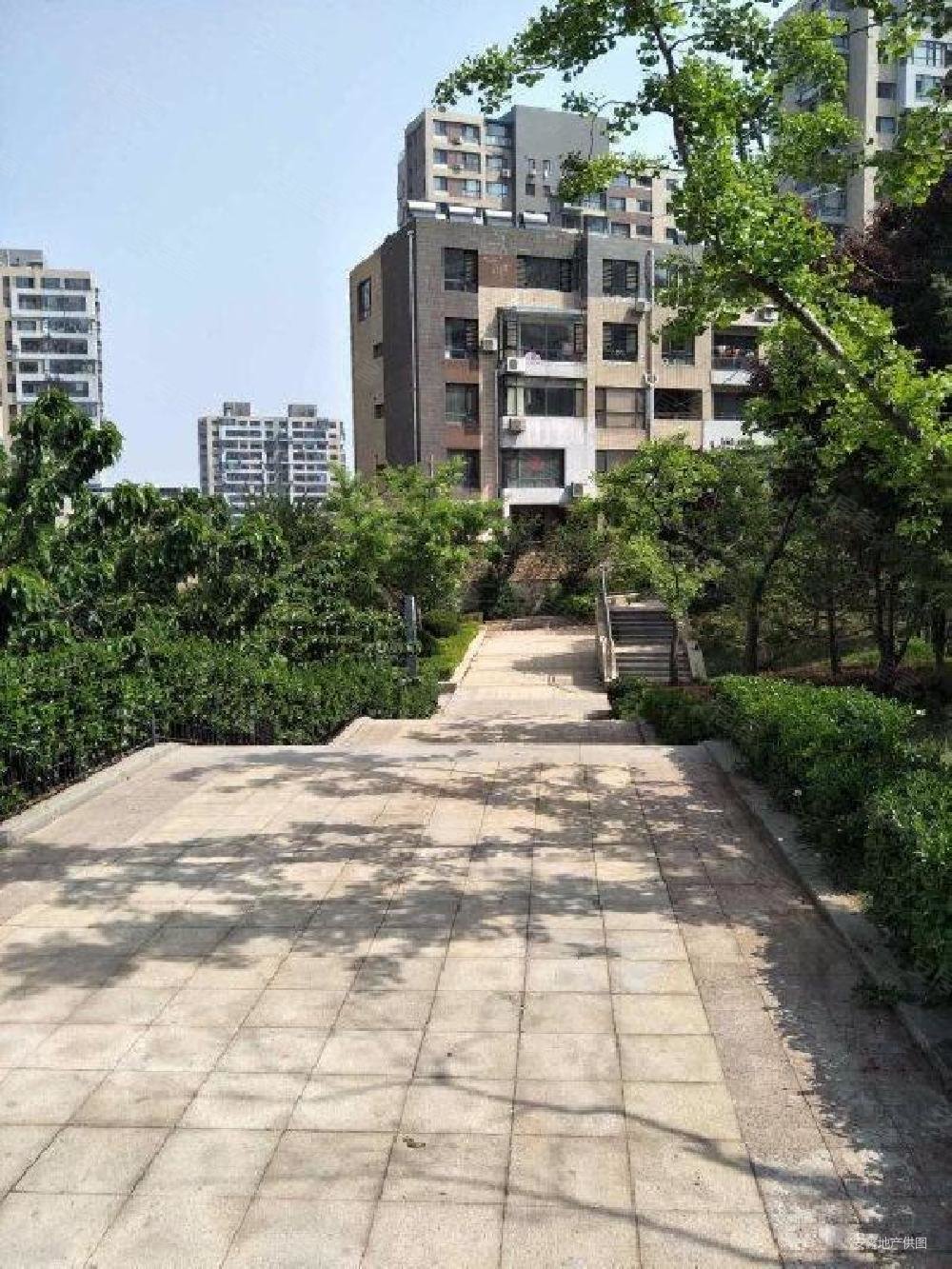 新上大华御庭82平两室新装修拎包住环境好安静