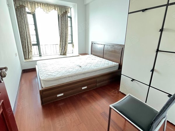 广州海珠广州大道南逸景翠园西区,御景轩高层无遮挡,拎包入住,随时