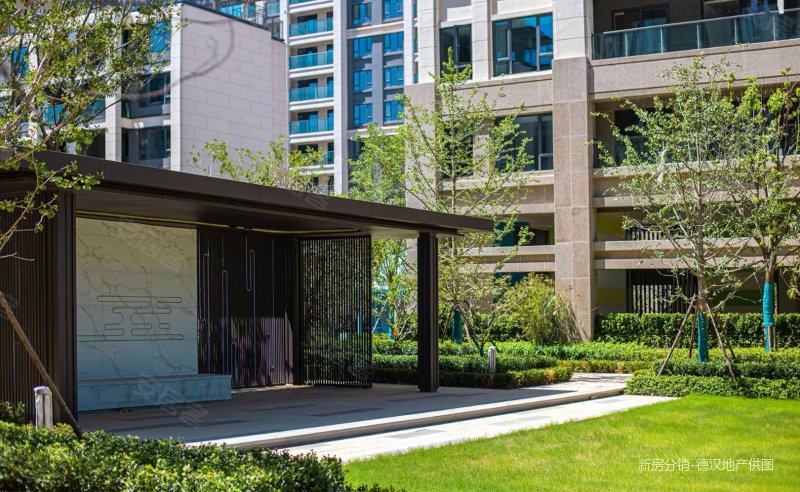 力高雍华年4室2厅2卫220㎡南北260万