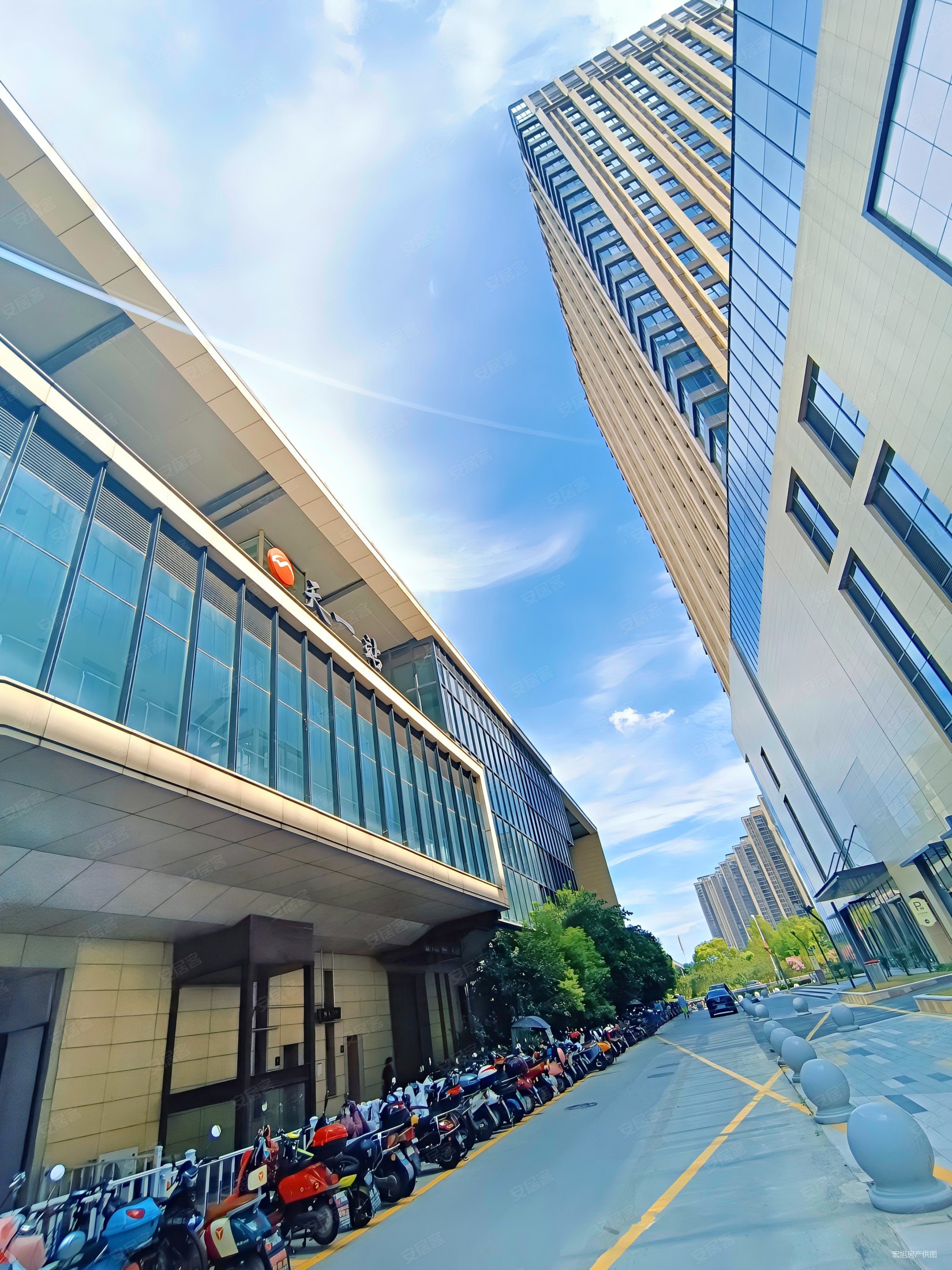 房东包税朝南东边户采光好悦尚奥莱旁天一地铁口天一公馆公寓