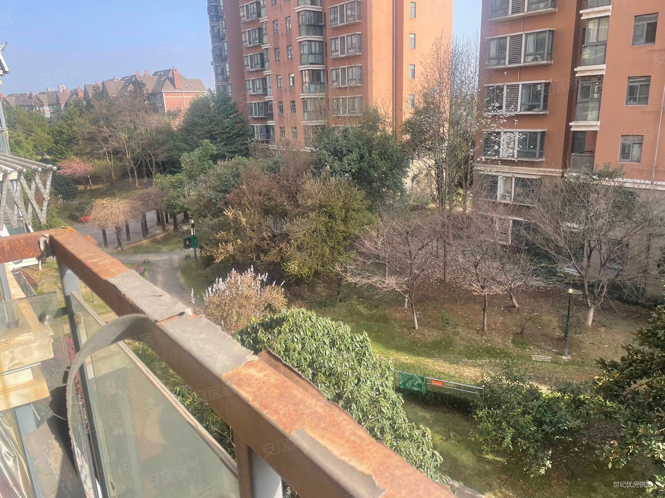 央企开发商品质小区 刚需 次新房 老证随时可以看,航天银湖湾二手房