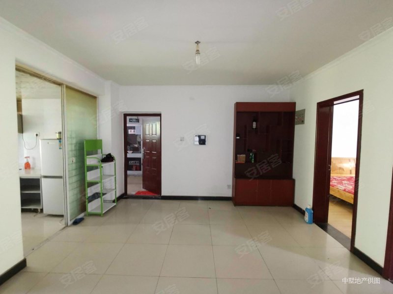 金都华庭(三期) 交通便捷 带电梯 刚需小三居 近地铁