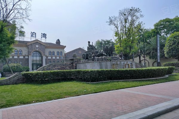 蓝泊湾优点,不足,蓝泊湾怎么样,蓝泊湾周边房产中介经纪人评价-成都