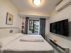 桂林临桂一院两馆急租 冠臻园复式楼 一房两卫 有车位 1360出租房源真实图片