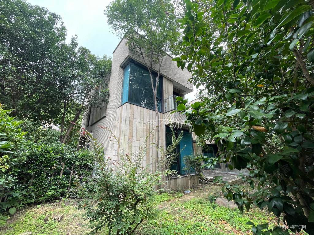 上海房产网>上海二手房>嘉定二手房>南翔二手房>白金院邸(别墅)>