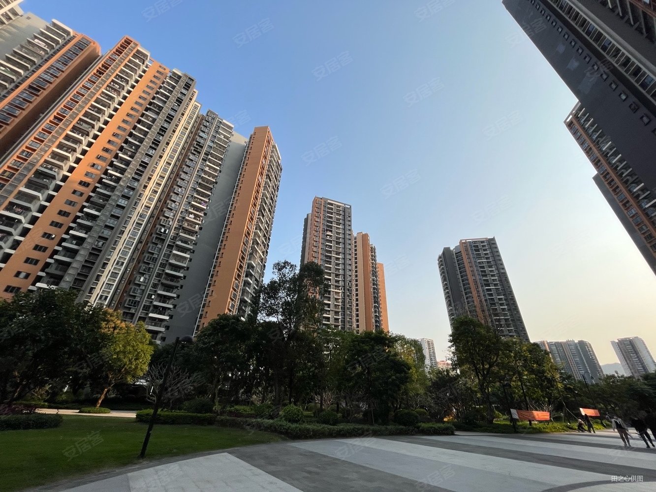 雅居乐万象郡2期4室2厅2卫135㎡南128万