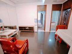 桂林秀峰十字街医学院信义路旁 2楼2房 民用水电 家电齐全 免物业停车方便出租房源真实图片