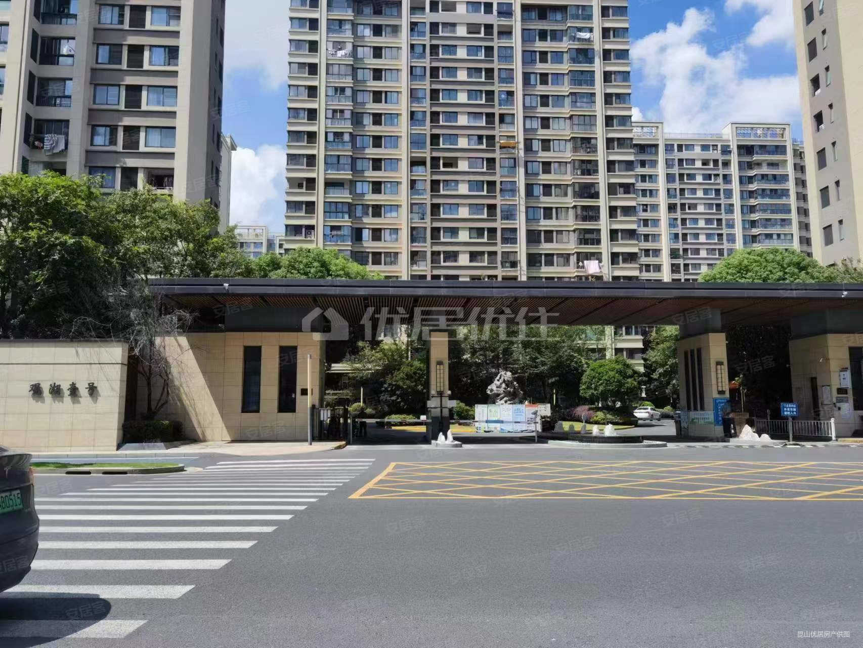 观湖壹号正3房户型方正