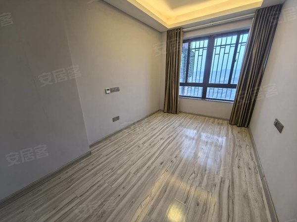 福州长乐吴航外滩公馆外滩公馆精装4房3卫一梯一户万星地铁周围永辉