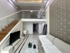 平湖平湖市区市区万联城楼下 万联公馆  精装复试公寓 空间宽敞舒适 电费6毛出租房源真实图片