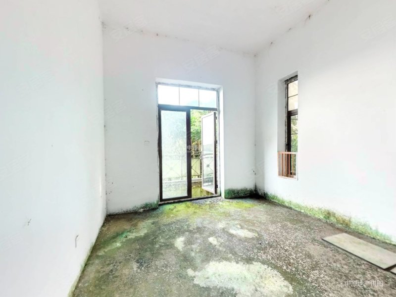 超实用独栋别墅 密度低 小区绿化高 车位充足,天麓(七区)二手房,0万,5