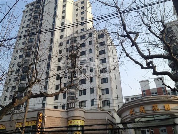 上海长宁中山公园武夷花园主卧朝南,电梯房,近商圈,视野好,精装修出租