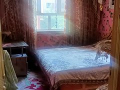 喀什喀什市喀什城区上海城附近 二楼 三室一厅 带家具家电 年租金1.5万出租房源真实图片