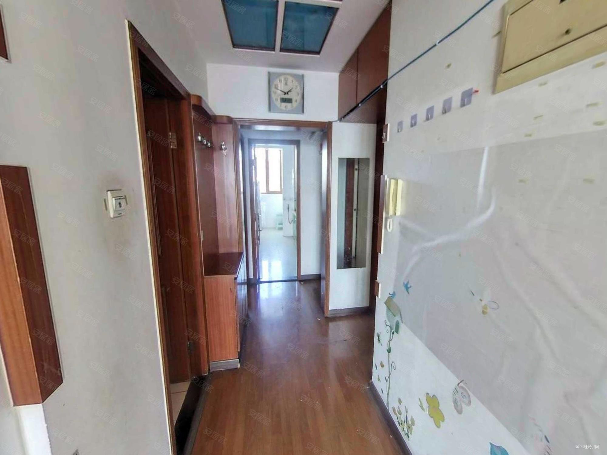 精装修怡馨家园 有电梯 大两居 出行方便 临地铁 南北通透