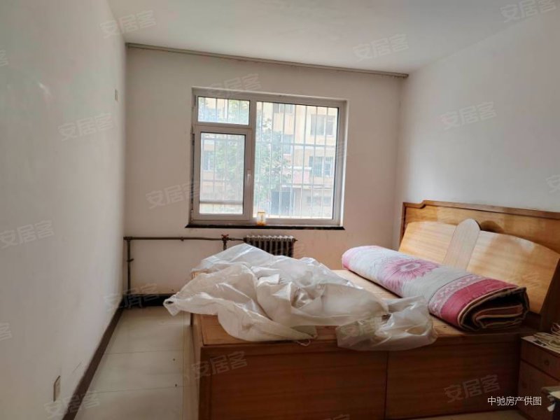 (真实保证)宏润花园 114平 套三 双卫 送储 底楼层