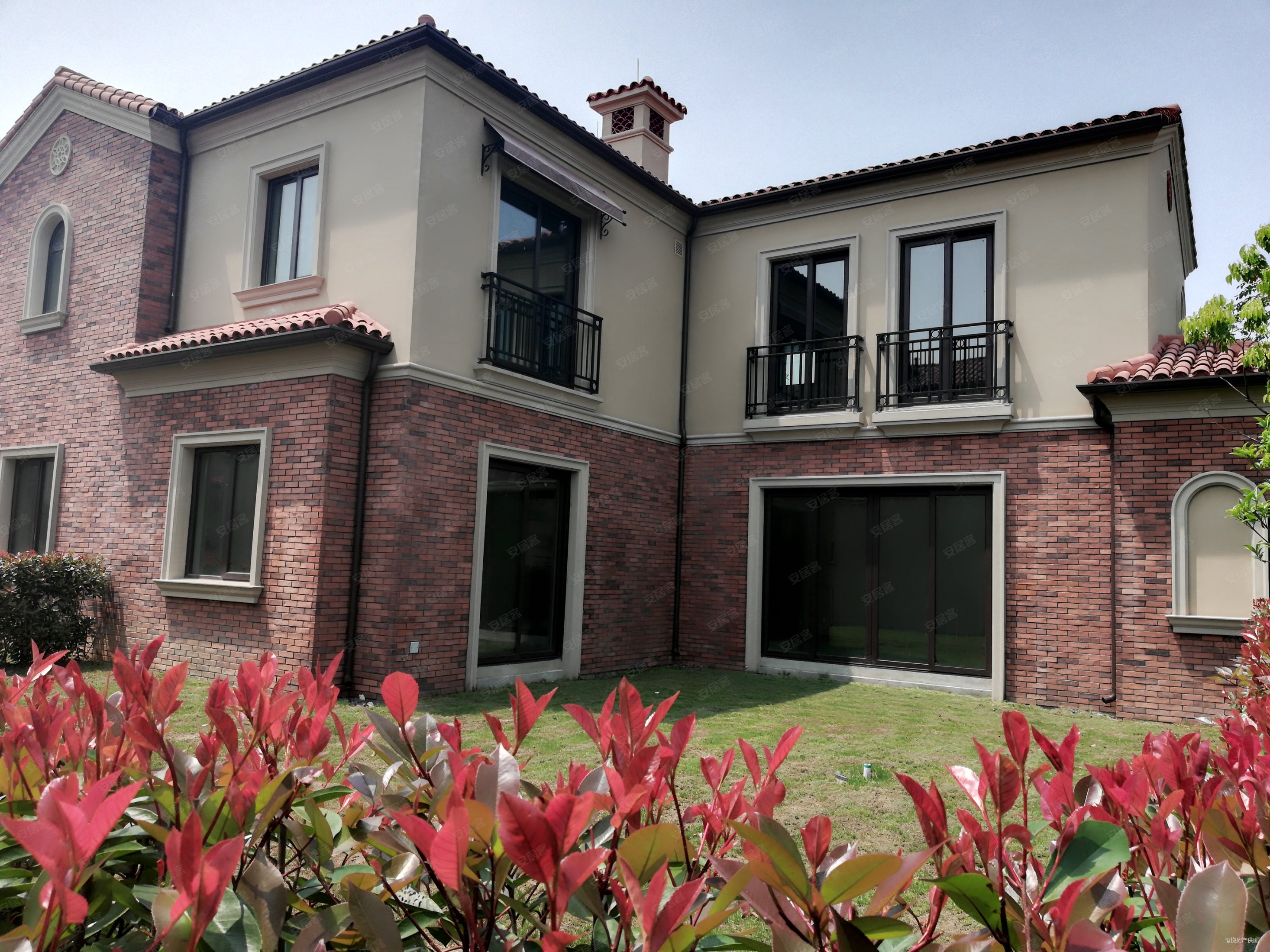 时代御湖合院别墅私密集中南花园200平难得遇到的大花园