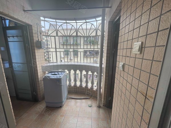 深圳龙岗坂田光雅园10号线光雅园大一房一厅电梯高层