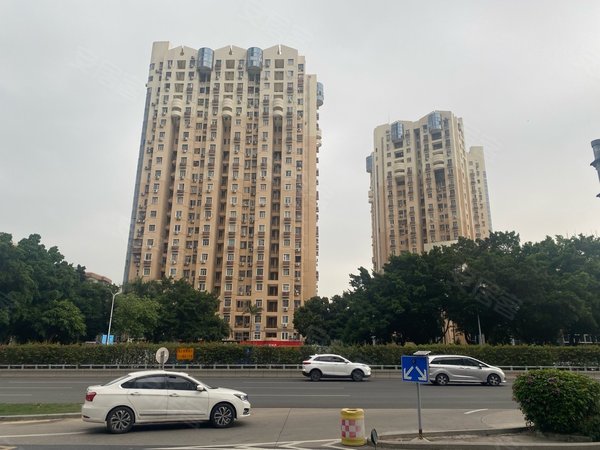 深圳福田莲花村莲花一村美莲大厦一房一厅租金3800干净清爽看房方便