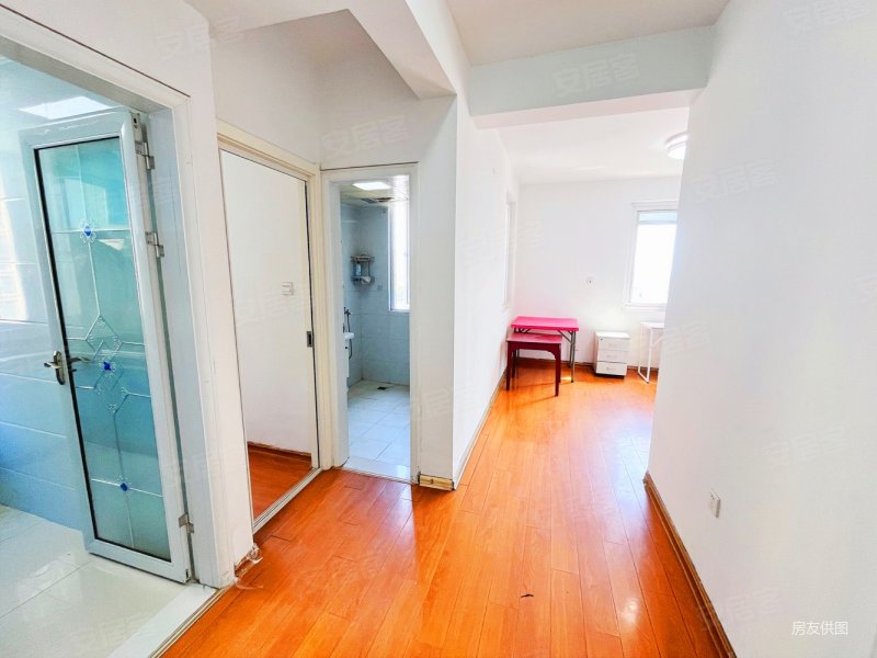 龙岸花园祥和苑 二房 简单装修 好楼层有证 可贷款 价格可谈