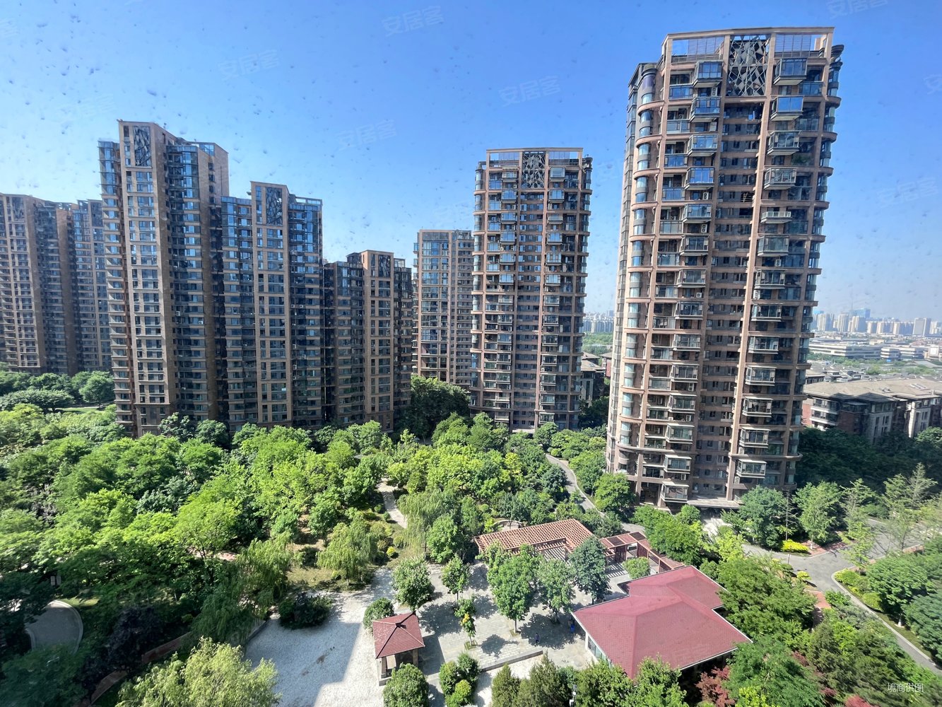 曲江紫汀苑板式小高层  精装修四室全配  九九诚信保持好