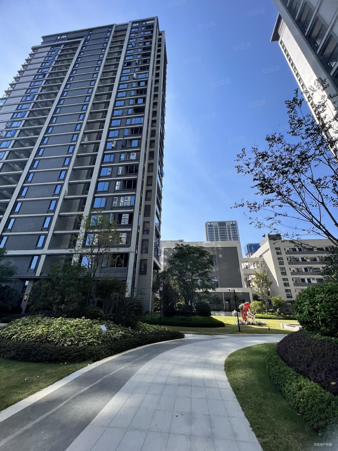 绿城杨柳郡3室2厅2卫106.89㎡南北113万