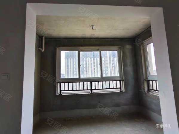 紫悦台三室 次新小区地铁二号线旁 美的广场一路之隔!